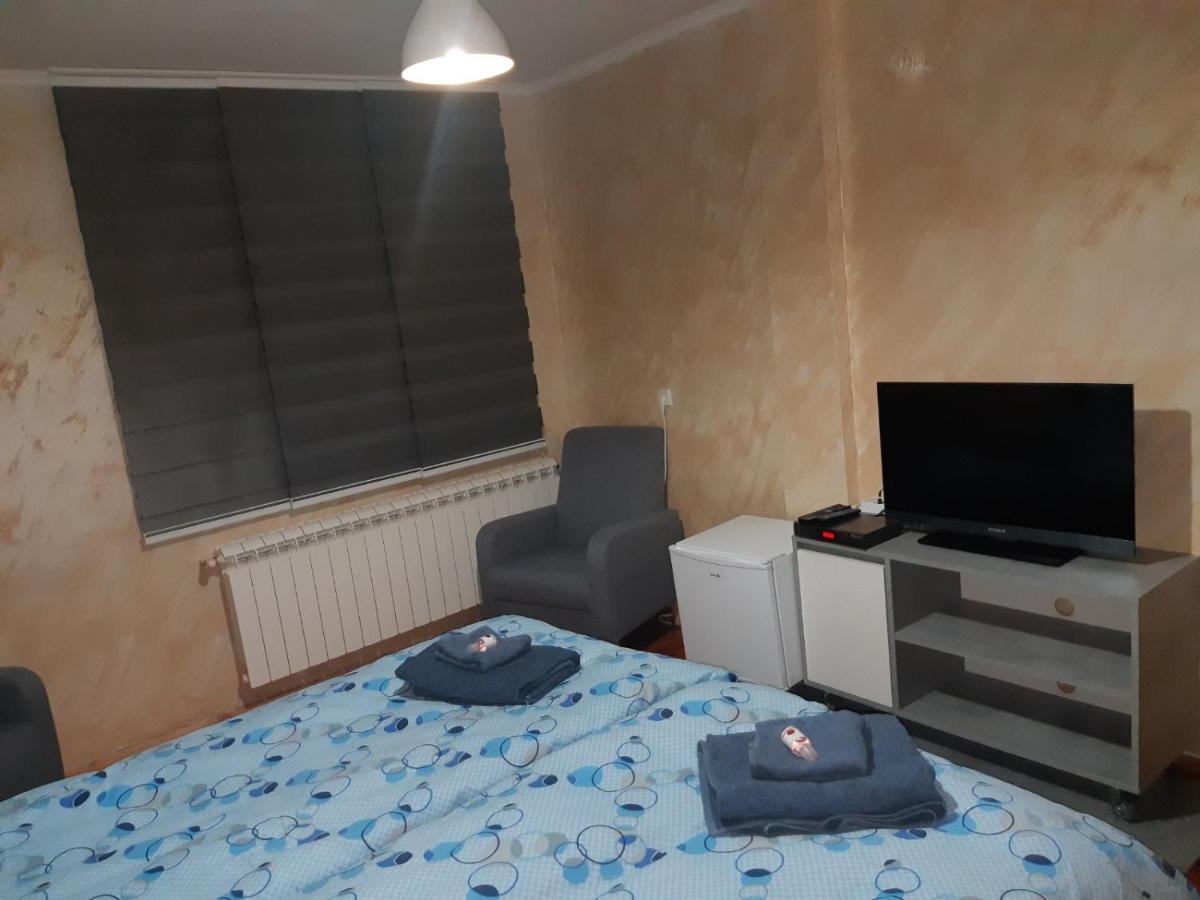 Къща Томови,Стаи За Гости Dewin Exterior foto
