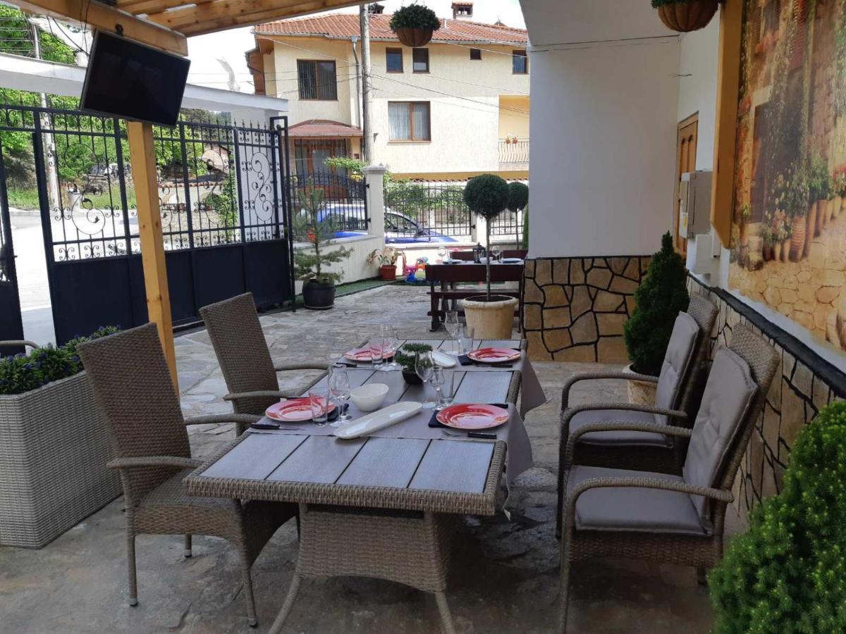 Къща Томови,Стаи За Гости Dewin Exterior foto