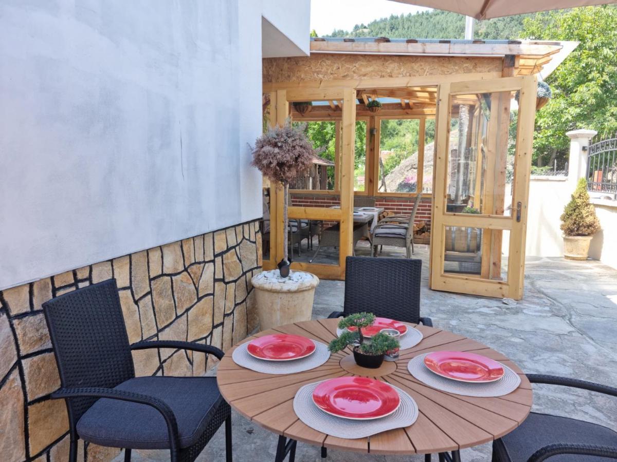 Къща Томови,Стаи За Гости Dewin Exterior foto